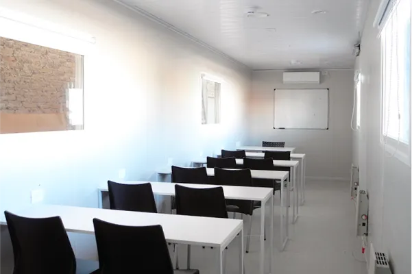 contenedores para salas de capacitación